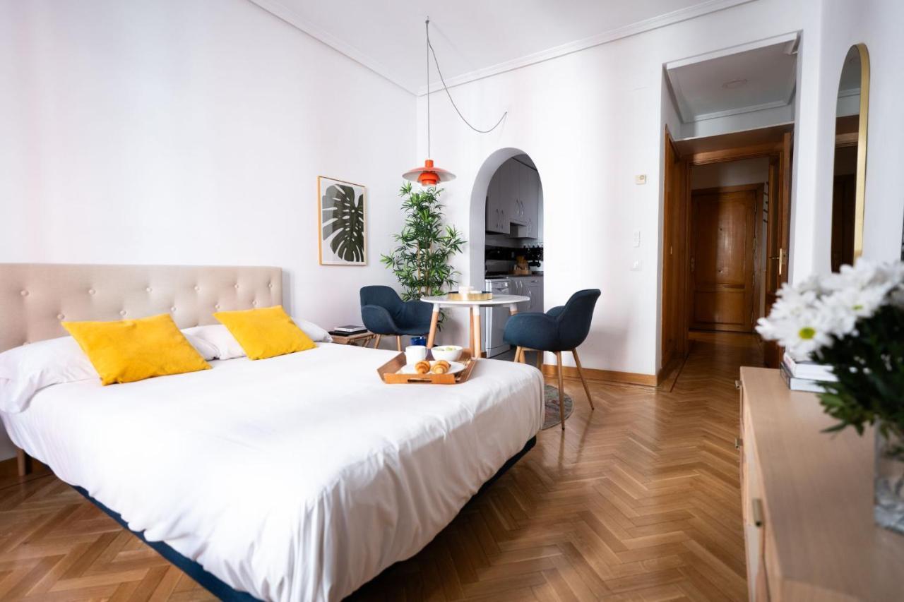 Estudio Calle Del Barquillo Madrid Exterior photo