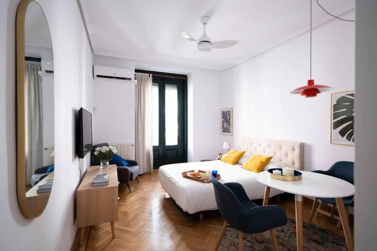 Estudio Calle Del Barquillo Madrid Exterior photo